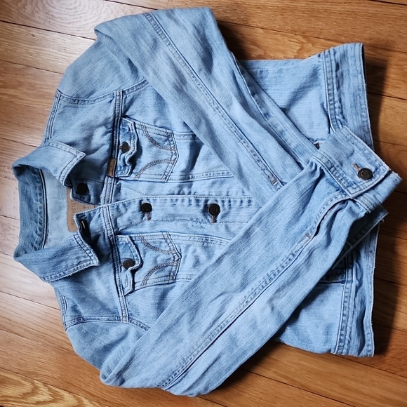 Hollister Jackets & Blazers - Hollister GREAT CONDITION Jean Jacket Size S
